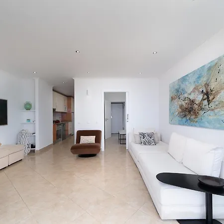 Lighthouse - Exclusive Sea View 180º, Pool, Parking شقة