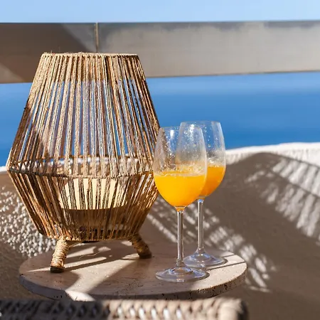 Lighthouse - Exclusive Sea View 180º, Pool, Parking شقة *