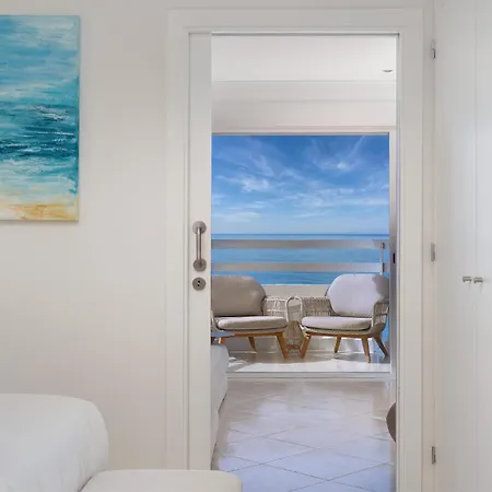 Lighthouse - Exclusive Sea View 180º, Pool, Parking 아파트