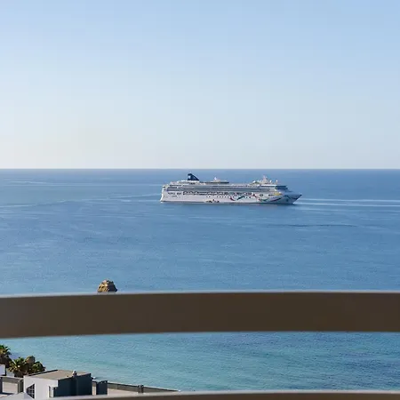아파트 Lighthouse - Exclusive Sea View 180º, Pool, Parking *